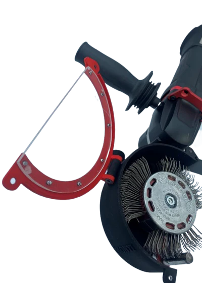 Guarda Protectora con salida para succión de aire. Bristle Blaster® Neumático