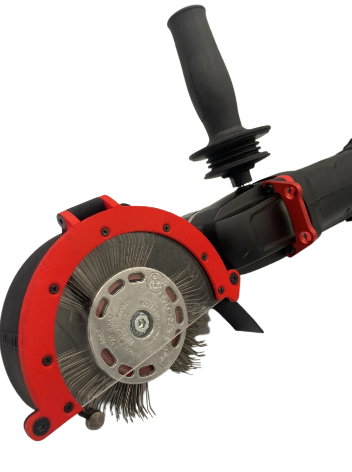 Guarda Protectora con salida para succión de aire. Bristle Blaster® Neumático